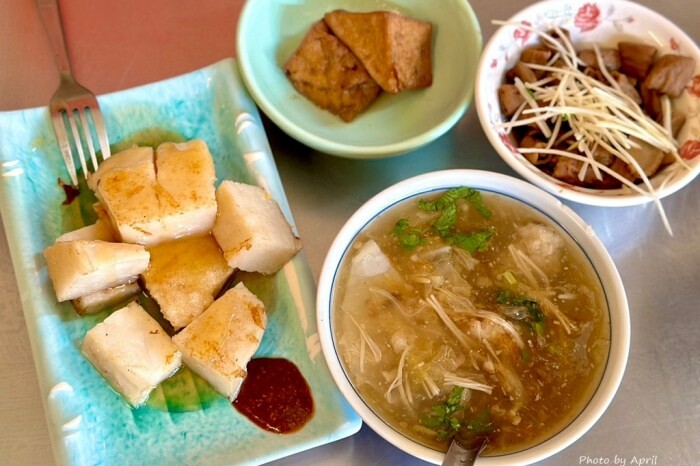 台中人氣新店呷本丸！飯糰加贈紅茶別錯過，北區呷本丸飯糰開張。