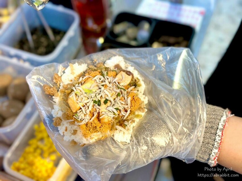 台中人氣新店呷本丸！飯糰加贈紅茶別錯過，北區呷本丸飯糰開張。