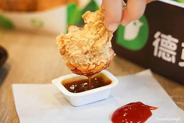 蘆洲德克士脆皮炸雞必吃推薦！超酥脆超多汁，358道工序造就完美酥脆。