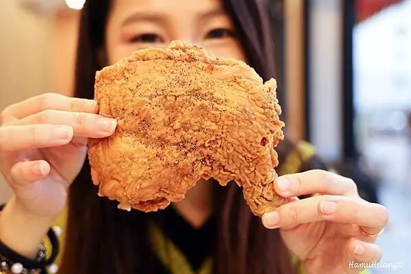 蘆洲德克士脆皮炸雞必吃推薦！超酥脆超多汁，358道工序造就完美酥脆。