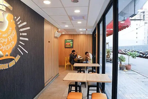 蘆洲德克士脆皮炸雞必吃推薦！超酥脆超多汁，358道工序造就完美酥脆。