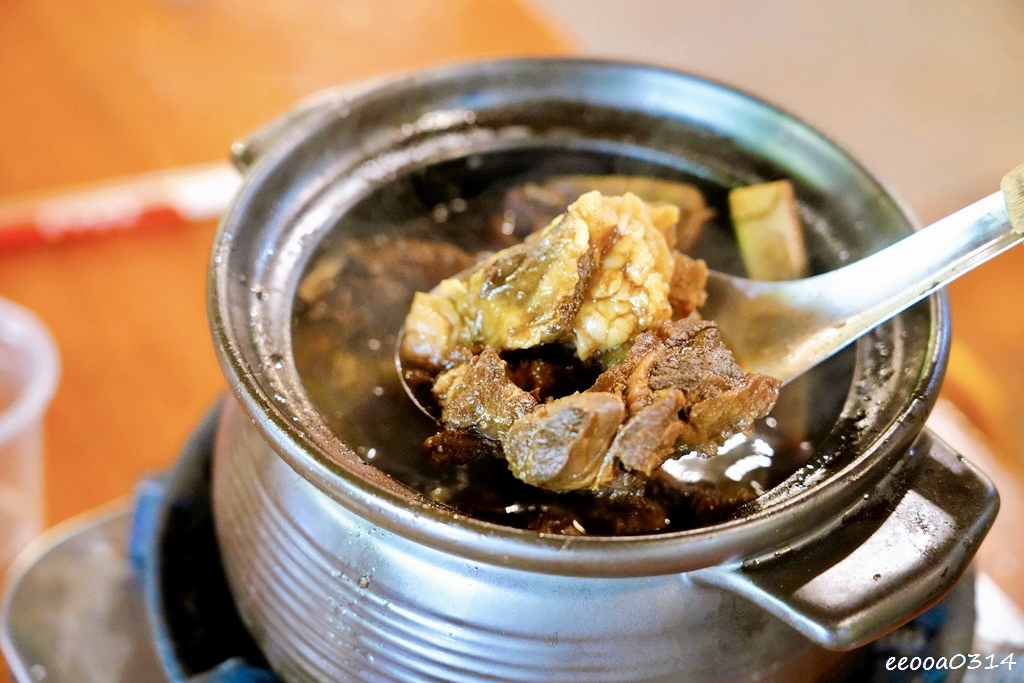 台南龍崎美食|王家燻羊肉,隱身山中的在地老味道,古法燻羊肉香 台南龍崎美食|王家燻羊肉,隱身山中的在地老味道,古法燻羊肉香