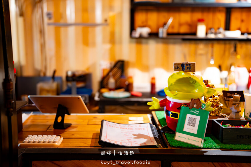 台中龍井夜景餐廳推薦_Rico Noche cafe,每人低消100元坐擁台中百萬夜景,啤酒買五送一配爆汁手打牛肉漢堡排,台中約會餐廳推薦_2025菜單 – 冠婷生活趣