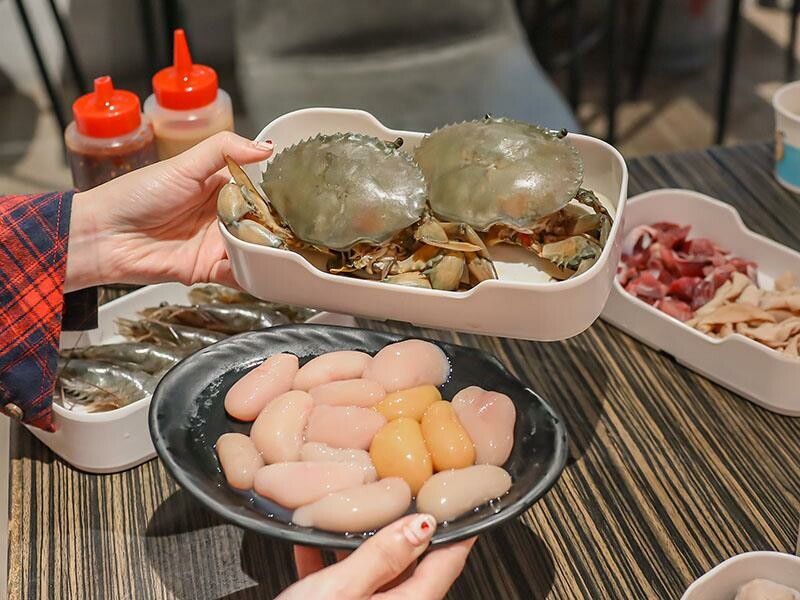 秋冬進補首選，新竹老食品螃蟹薑母鴨登場，新竹東門市場美食。