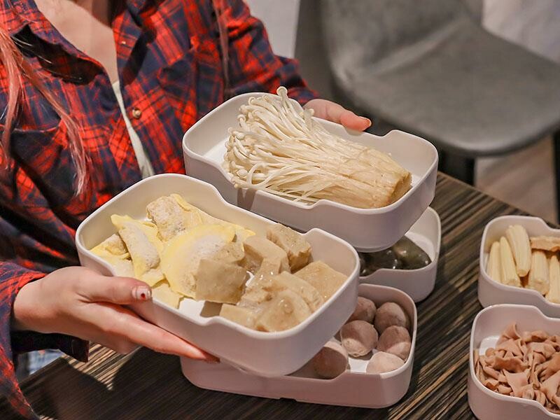 秋冬進補首選，新竹老食品螃蟹薑母鴨登場，新竹東門市場美食。