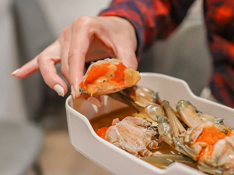 秋冬進補首選，新竹老食品螃蟹薑母鴨登場，新竹東門市場美食。