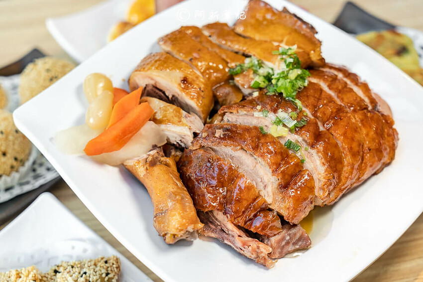 台中平價港點推薦八玖鼎學士店多人聚餐好去處，CP港點餐首選。