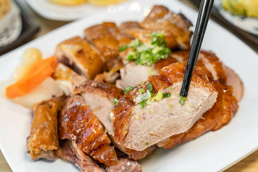 台中平價港點推薦八玖鼎學士店多人聚餐好去處，CP港點餐首選。