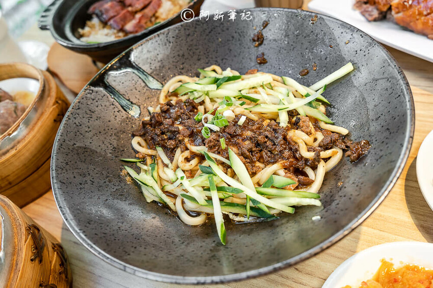 台中平價港點推薦八玖鼎學士店多人聚餐好去處，CP港點餐首選。