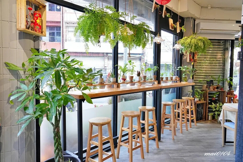 桃園平鎮美食｜鹿途咖啡LU•TU～充滿綠色植栽的早午餐、義大