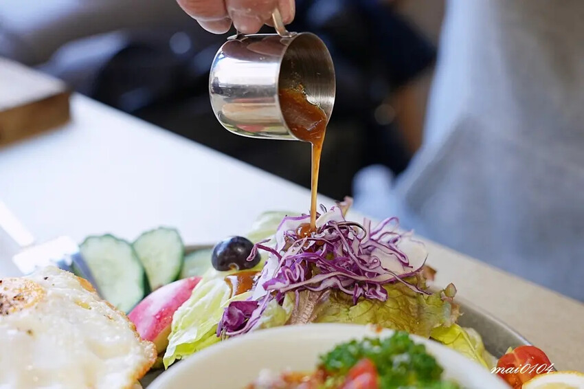 桃園平鎮美食｜鹿途咖啡LU•TU～充滿綠色植栽的早午餐、義大