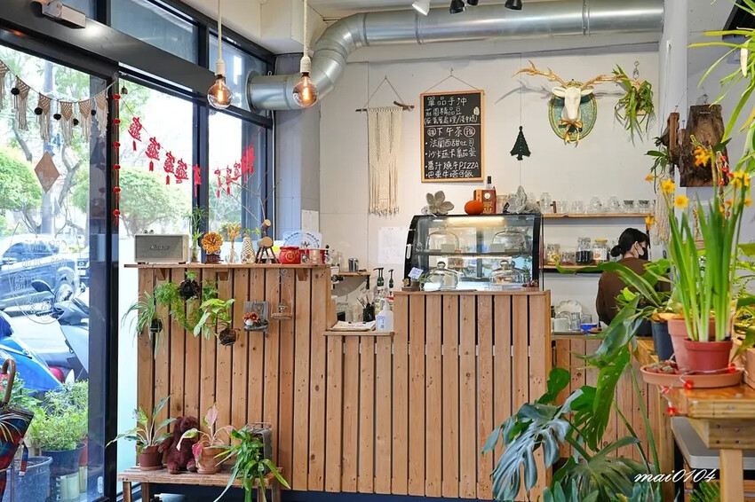 桃園平鎮美食｜鹿途咖啡LU•TU～充滿綠色植栽的早午餐、義大