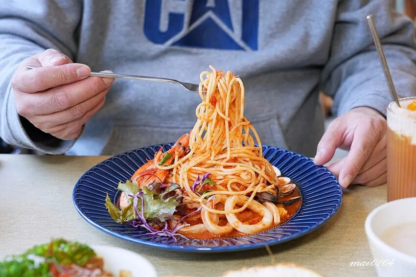 桃園平鎮美食｜鹿途咖啡LU•TU～充滿綠色植栽的早午餐、義大