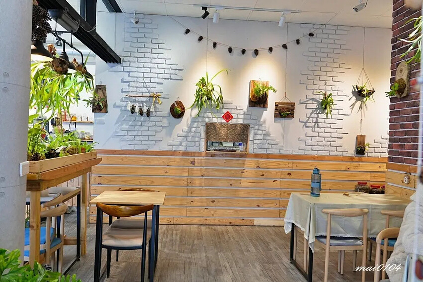 桃園平鎮美食｜鹿途咖啡LU•TU～充滿綠色植栽的早午餐、義大