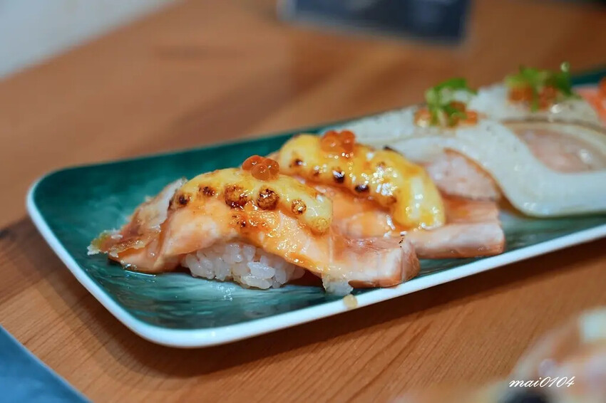 沒有招牌、隱藏在市場裡的日式料理，料多味美的味增湯免費喝到飽