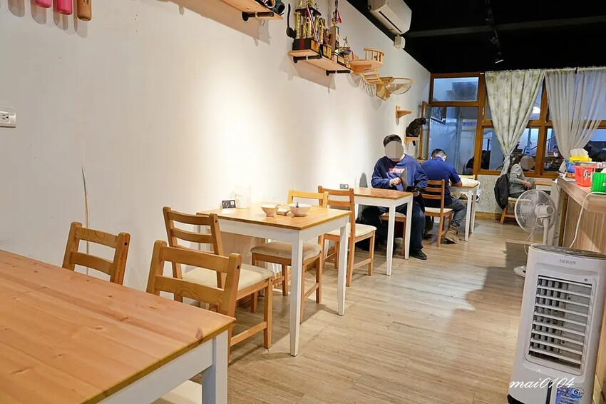 沒有招牌、隱藏在市場裡的日式料理，料多味美的味增湯免費喝到飽