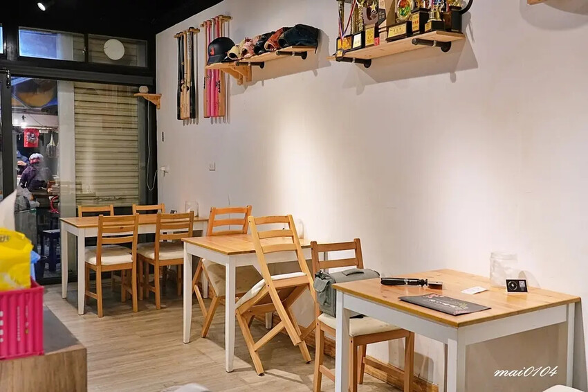 沒有招牌、隱藏在市場裡的日式料理，料多味美的味增湯免費喝到飽