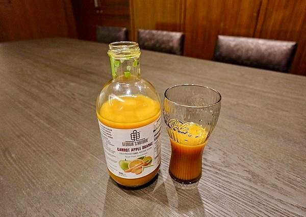 台北日華好物推薦夏威夷豆腰果蔬果原汁，推薦信義區健康補給站。