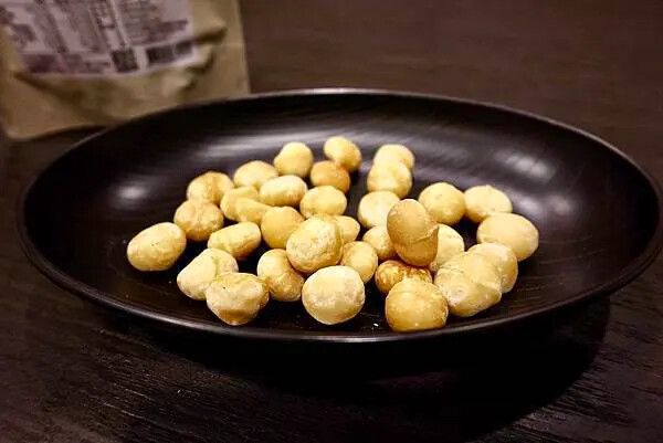 台北日華好物推薦夏威夷豆腰果蔬果原汁，推薦信義區健康補給站。