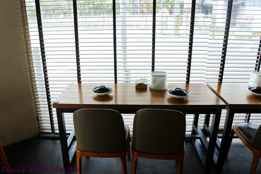 台中大雅19House牛排推薦三拼肉量超滿足,人氣拼盤吃肉喝到飽。