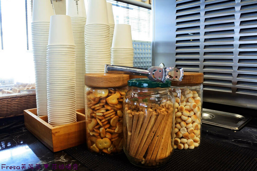 台中大雅19House牛排推薦三拼肉量超滿足,人氣拼盤吃肉喝到飽。