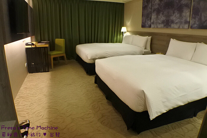 台中大雅19House牛排推薦三拼肉量超滿足,人氣拼盤吃肉喝到飽。