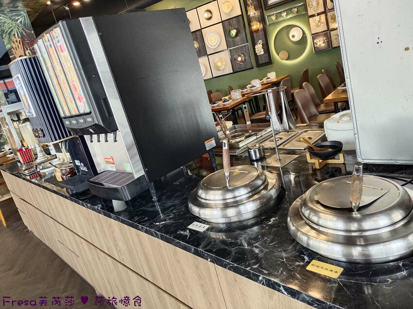 台中大雅19House牛排推薦三拼肉量超滿足,人氣拼盤吃肉喝到飽。