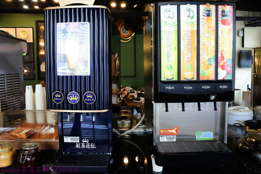 台中大雅19House牛排推薦三拼肉量超滿足,人氣拼盤吃肉喝到飽。