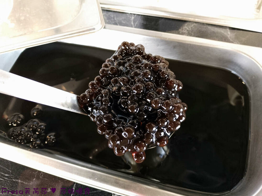 台中大雅19House牛排推薦三拼肉量超滿足,人氣拼盤吃肉喝到飽。