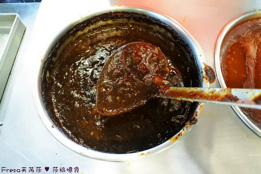 台中大雅19House牛排推薦三拼肉量超滿足,人氣拼盤吃肉喝到飽。