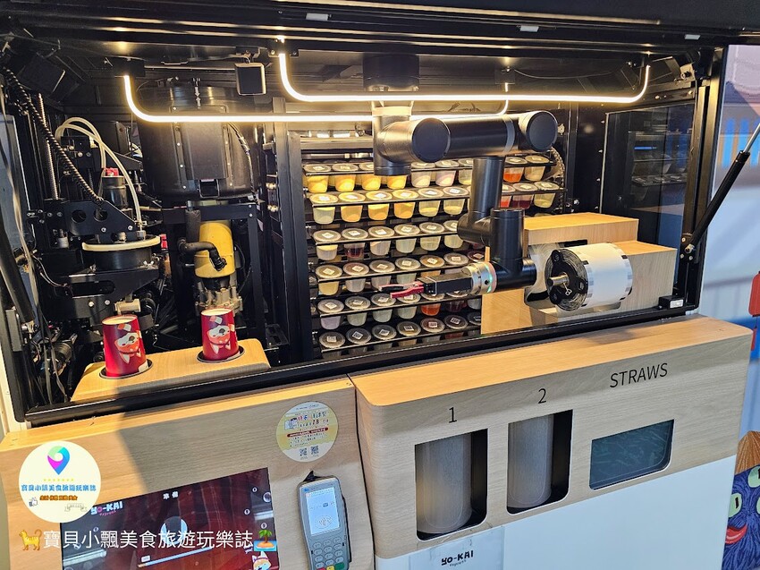 西門町自助拉麵機手搖飲快閃店必吃亮點，90秒現煮西門快閃話題店。