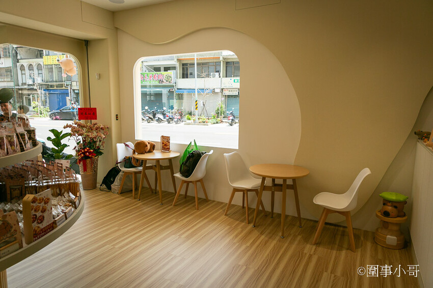 桃園內壢美食景點-卡比拉拉,超萌水豚君們圍繞著各式的手工點心大樹,太可愛了!!!(邀約 @圍事小哥的幸福相框