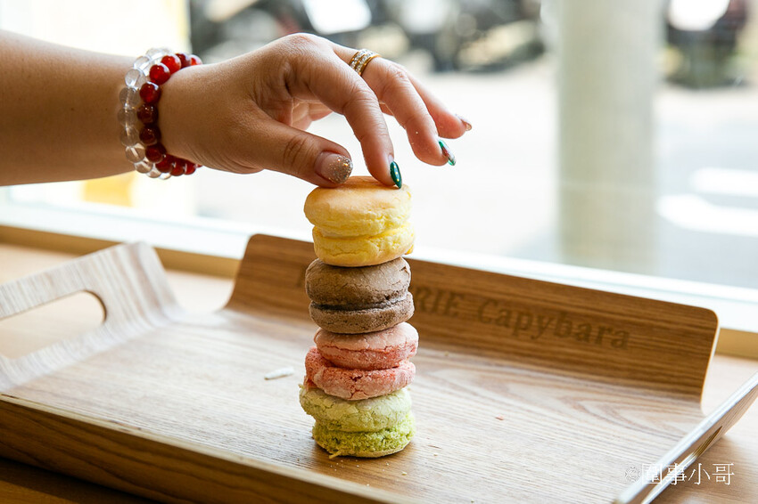 桃園內壢美食景點-卡比拉拉,超萌水豚君們圍繞著各式的手工點心大樹,太可愛了!!!(邀約 @圍事小哥的幸福相框