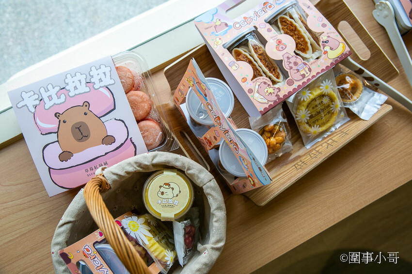 桃園內壢美食景點-卡比拉拉,超萌水豚君們圍繞著各式的手工點心大樹,太可愛了!!!(邀約 @圍事小哥的幸福相框