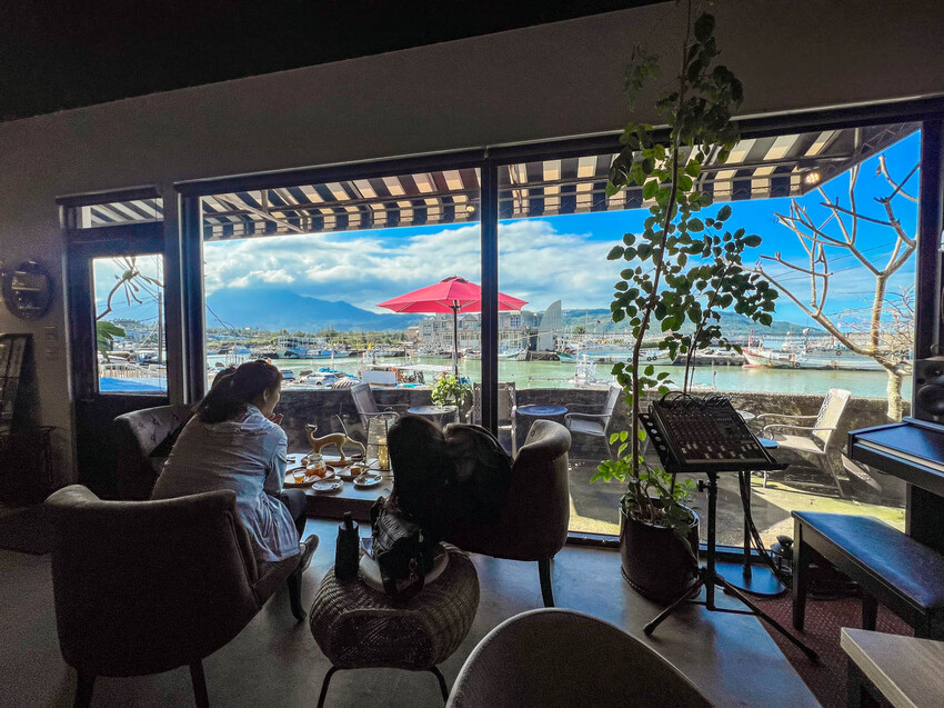 金山磺港人氣海景咖啡廳海上日出,絕美景觀咖啡廳。