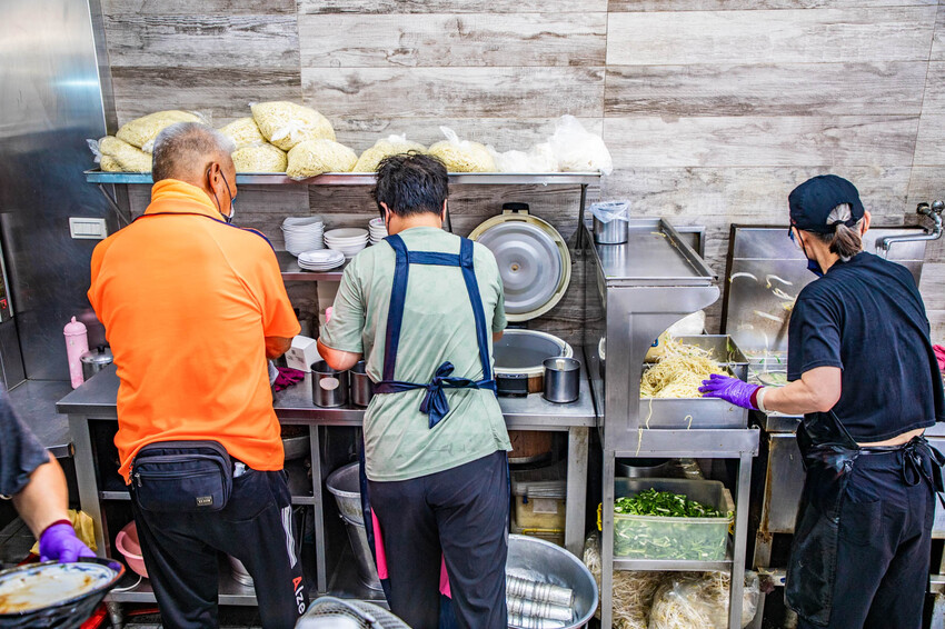 員林必吃老字號魚滿堂排骨麵推薦,在地30年老店。