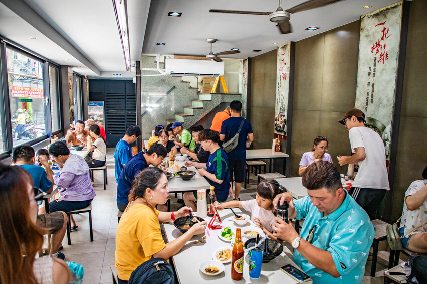 員林必吃老字號魚滿堂排骨麵推薦,在地30年老店。