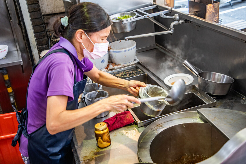員林必吃老字號魚滿堂排骨麵推薦,在地30年老店。
