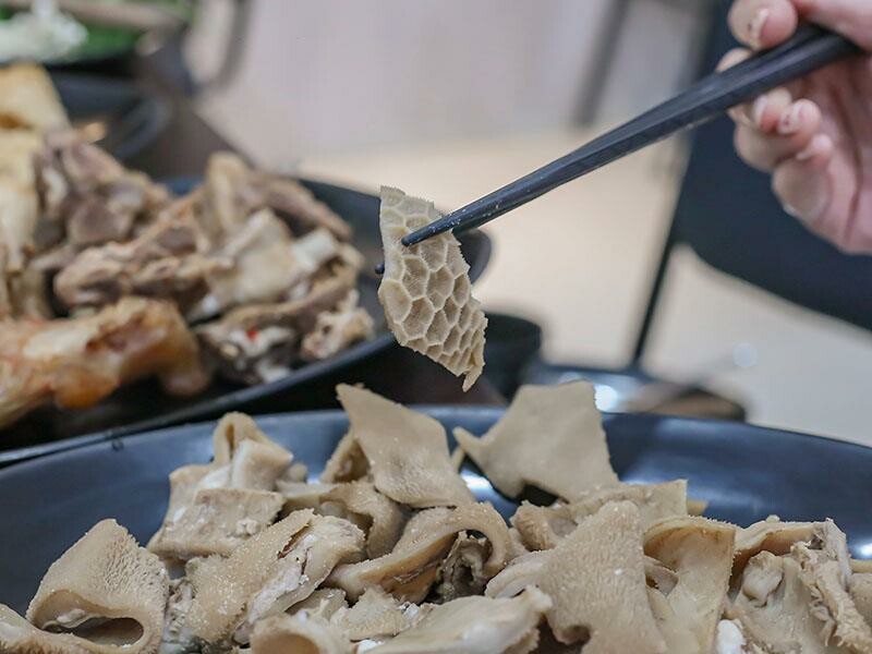 新竹羊肉爐吃到飽推薦！羊霸天下只要$538，羊大骨羊腳筋無限供應。