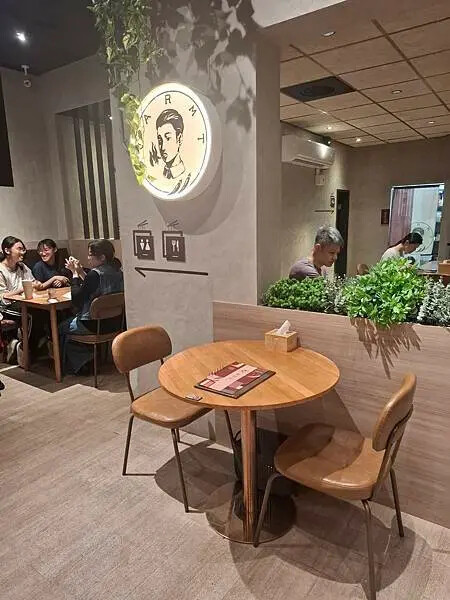 2024米其林新中式麵店!台中VARMT發楞吃,台中西區米其林推薦。