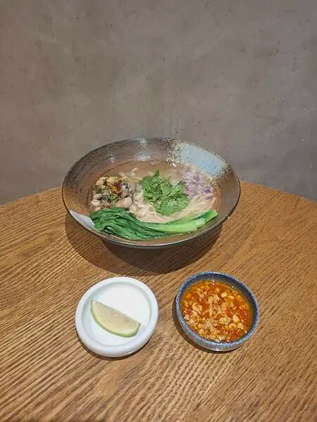 2024米其林新中式麵店!台中VARMT發楞吃,台中西區米其林推薦。