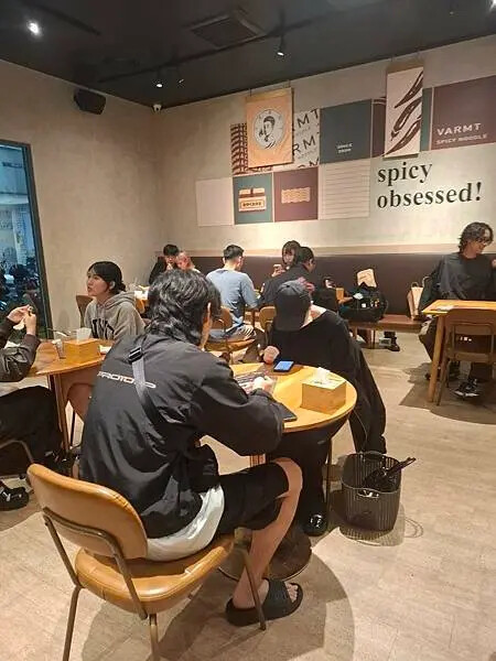 2024米其林新中式麵店!台中VARMT發楞吃,台中西區米其林推薦。