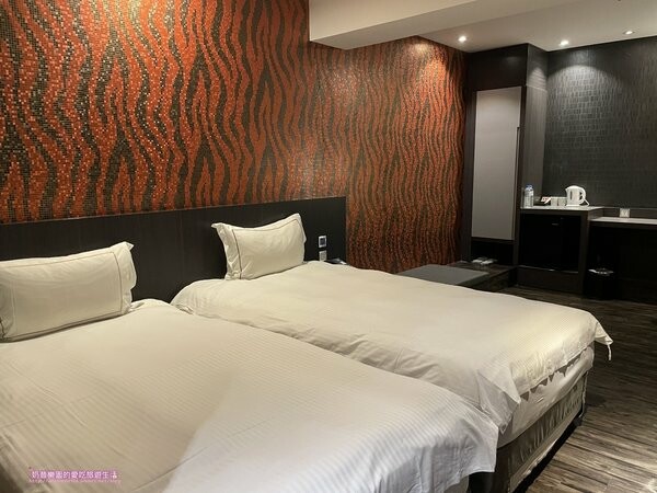 台中塔木德一中館開箱！逛夜市住這最方便，大房型附停車位。