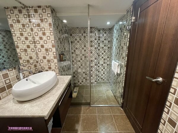 台中塔木德一中館開箱！逛夜市住這最方便，大房型附停車位。