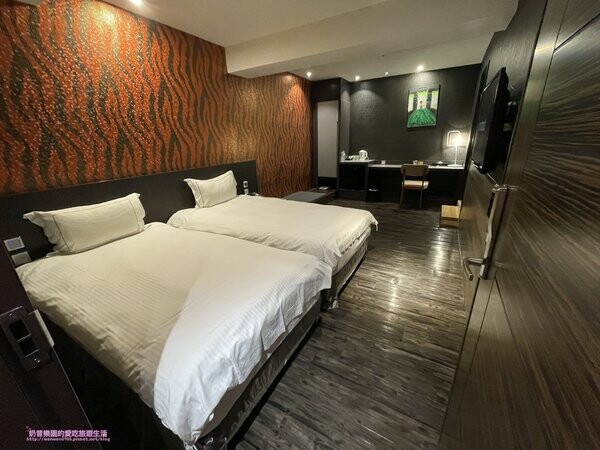 台中塔木德一中館開箱！逛夜市住這最方便，大房型附停車位。