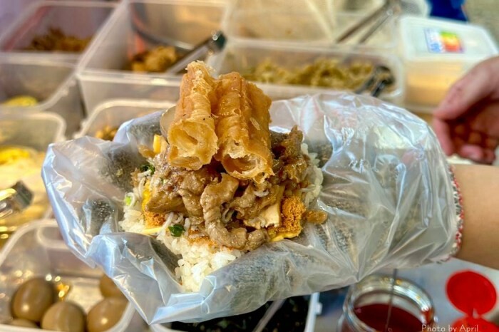 台中忠孝夜市旁！落花小籠湯包文青風小籠湯包，隱藏版美食清單跟上。