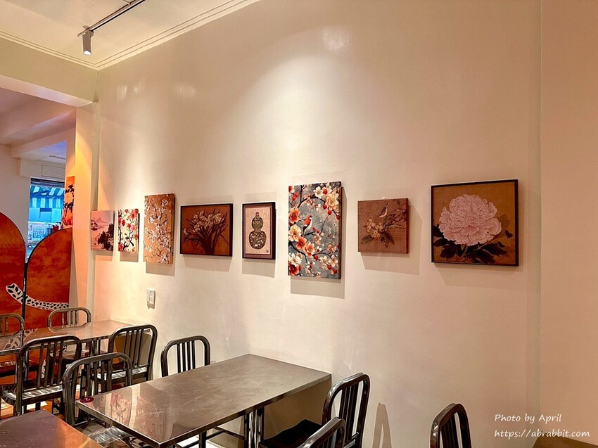 台中忠孝夜市旁！落花小籠湯包文青風小籠湯包，隱藏版美食清單跟上。