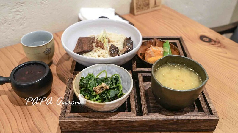 台中文青必吃!三津製麵249老宅,手工素麵套餐Q彈到停不下來。