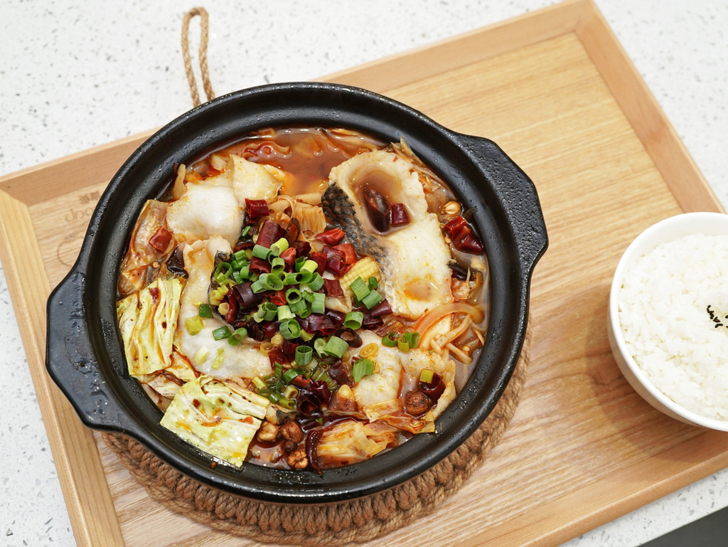 台南美食│寶煲餐飲食記分享│炸蝦咖哩、麻辣水煮魚、鱸魚粥都好 台南美食│寶煲餐飲食記分享│炸蝦咖哩、麻辣水煮魚、鱸魚粥都好