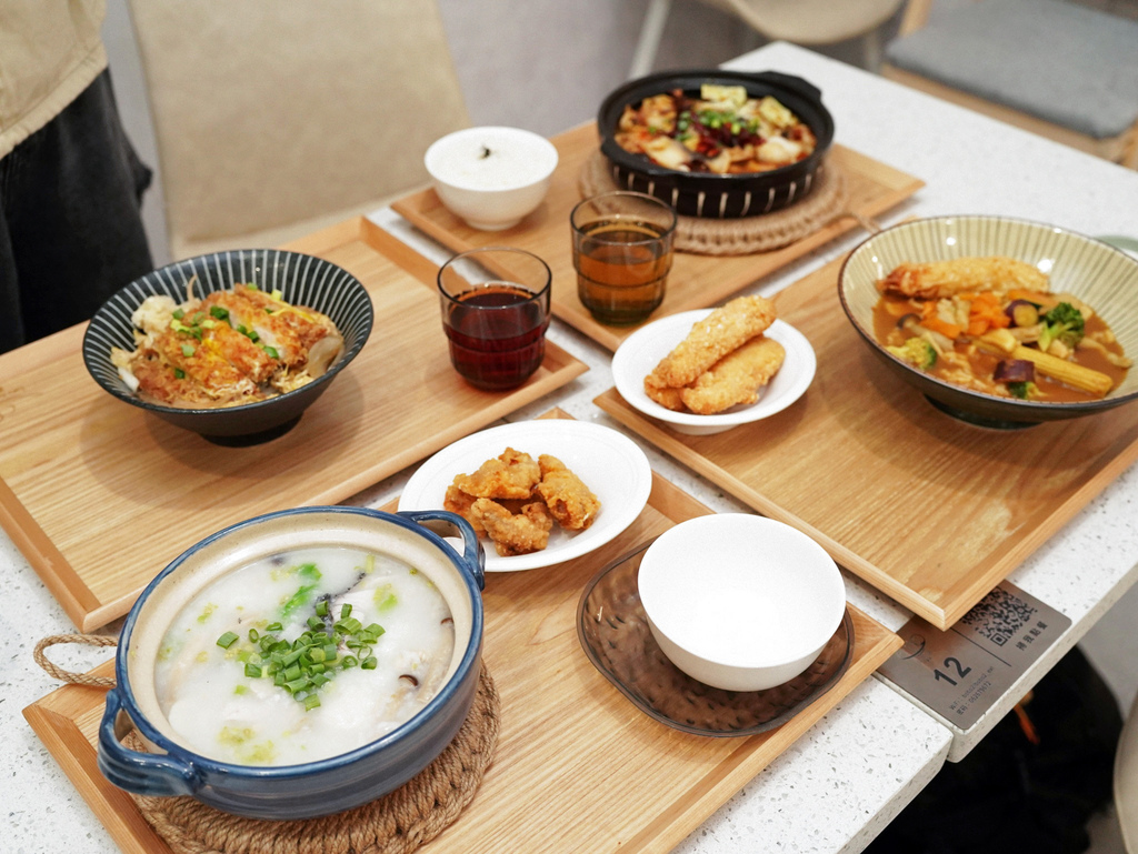 台南美食│寶煲餐飲食記分享│炸蝦咖哩、麻辣水煮魚、鱸魚粥都好 台南美食│寶煲餐飲食記分享│炸蝦咖哩、麻辣水煮魚、鱸魚粥都好